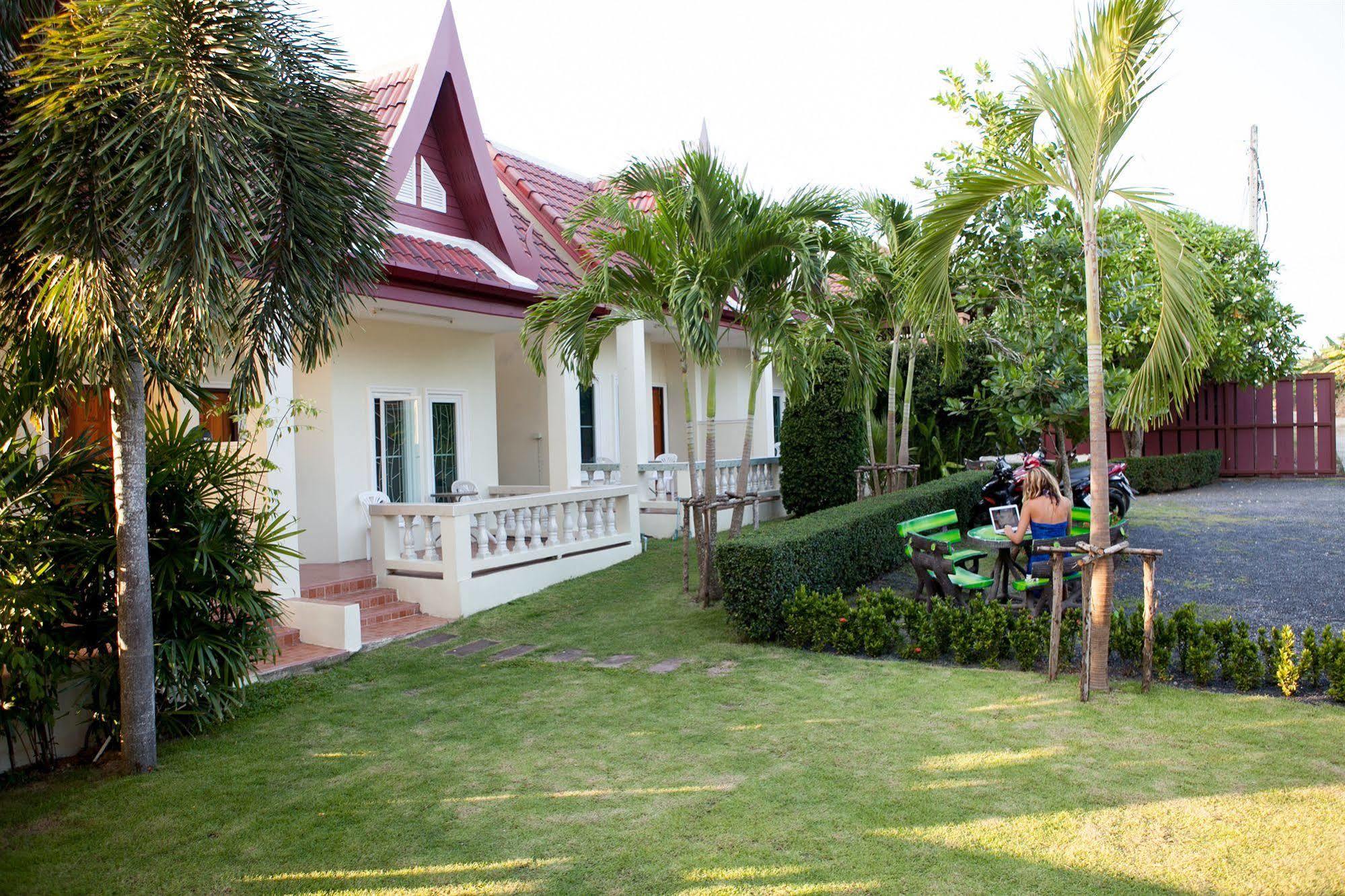 Lucky Lek Resort Rawai Exterior foto